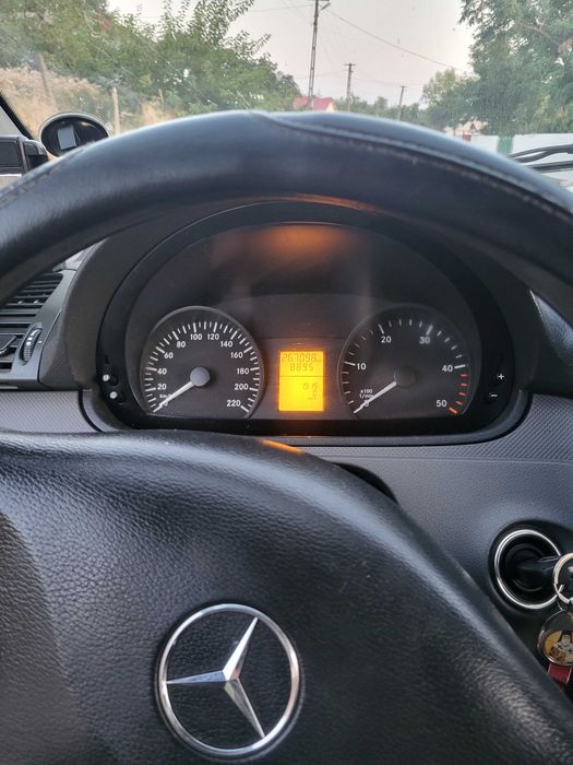 Vand sau schimb  mercedes vito