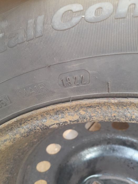 Vand 4 cauciucur de iarnă pe nissan qashqai