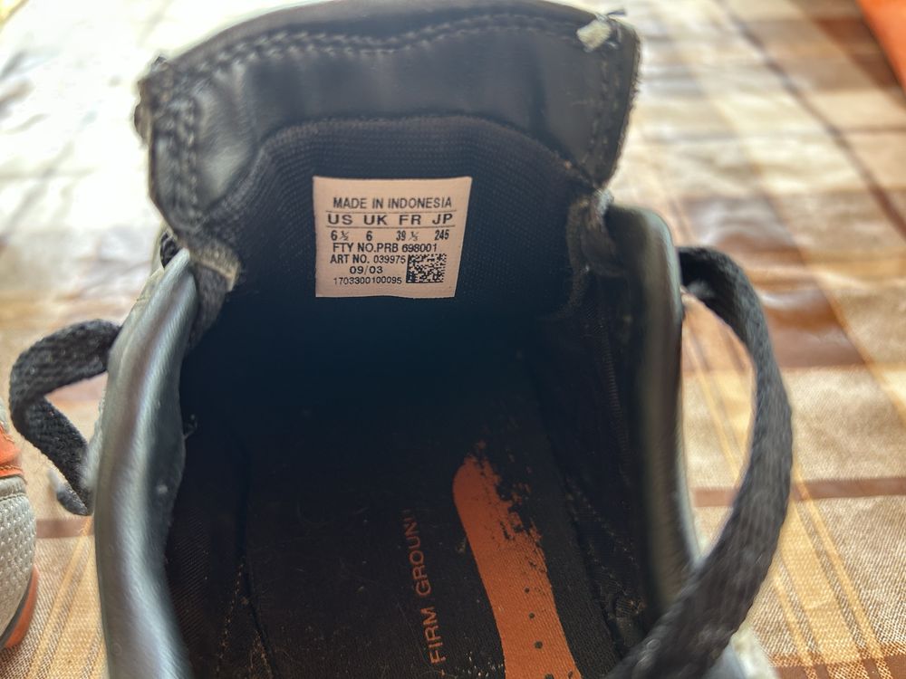 Футболни обувки Adidas,номер 39