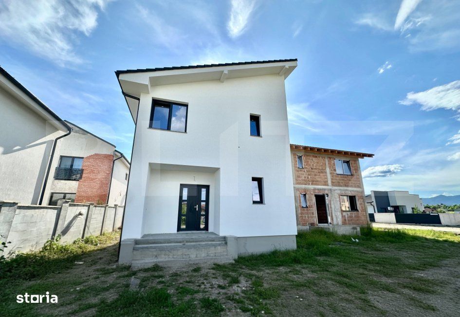 Duplex semifinisat 4 camere,teren 271 mp,Micesti