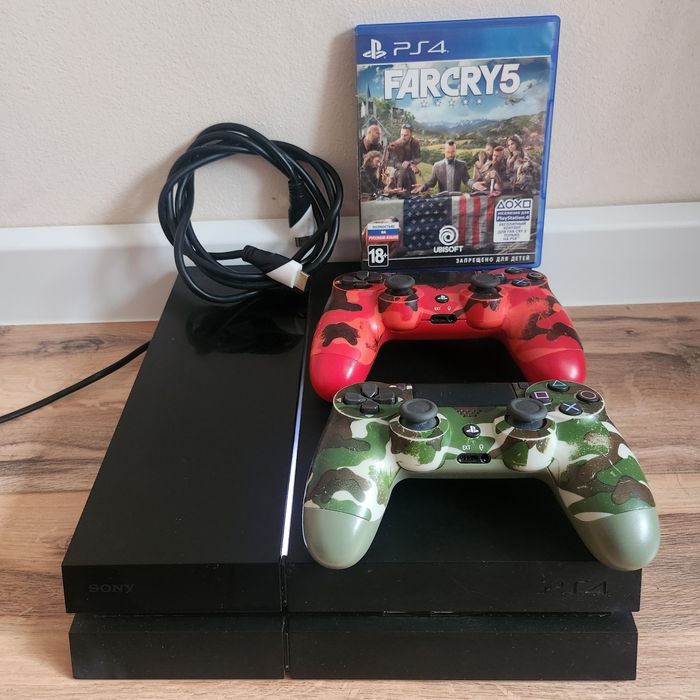 Sony PlayStation 4 + 2 джойстика + диск Far Cry 5