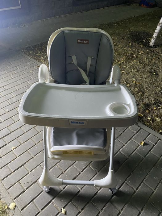 Детский стульчак для кормления