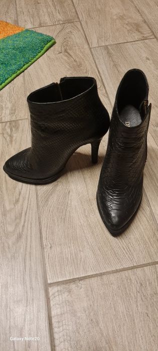 Ghete dama - de piele, marimea 36-37