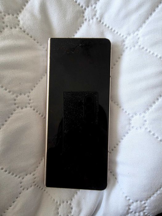 Телефон Samsung fold 4