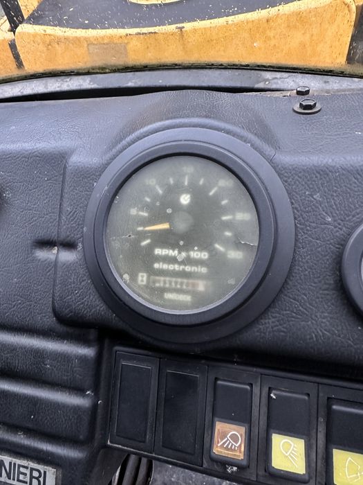 Buldoexcavator articulat Venieri 10.23 C