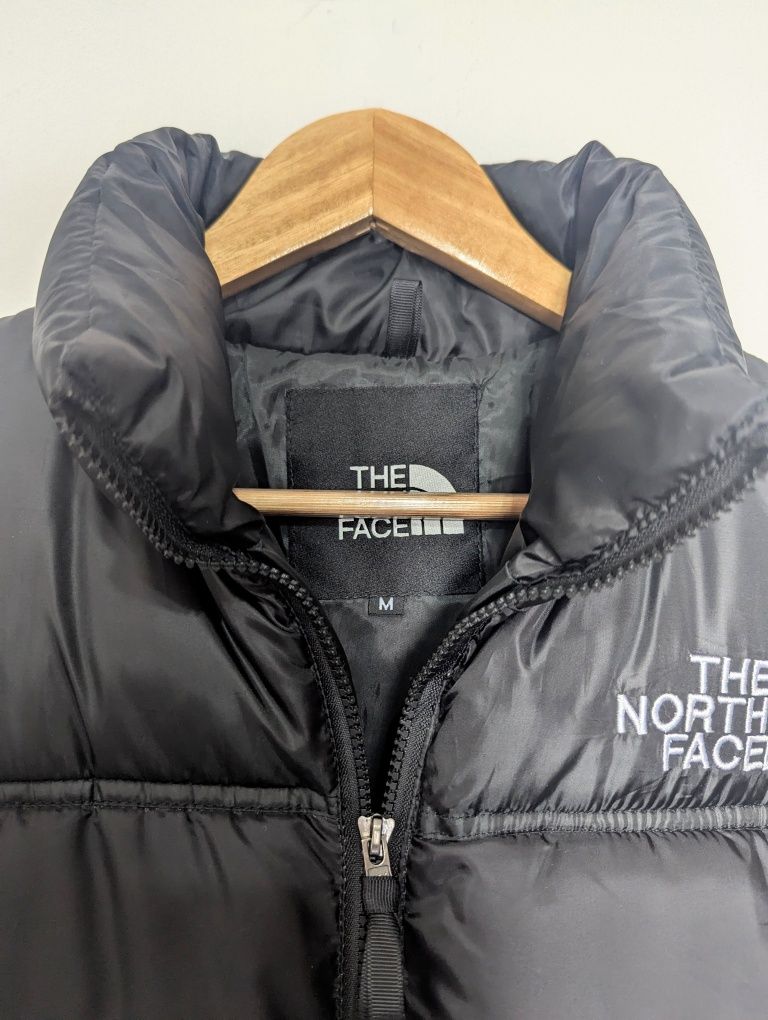 Geaca The North Face 700 alb/negru puffer