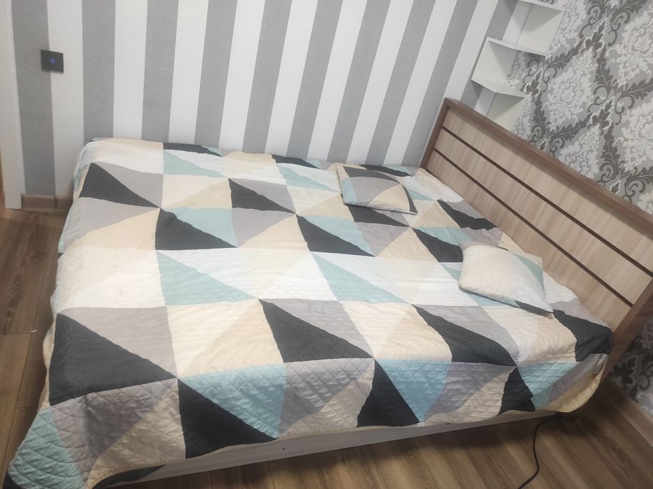 Кровать двуспальная