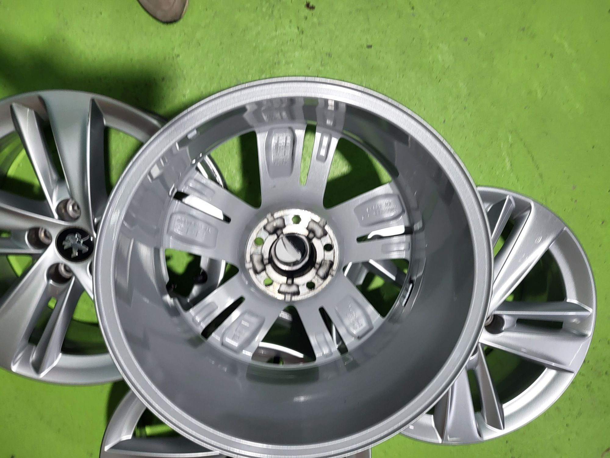 17 5x108 Peugeot лети джанти 5х108 пежо