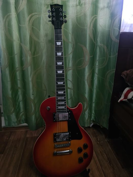 Продам электрогитару