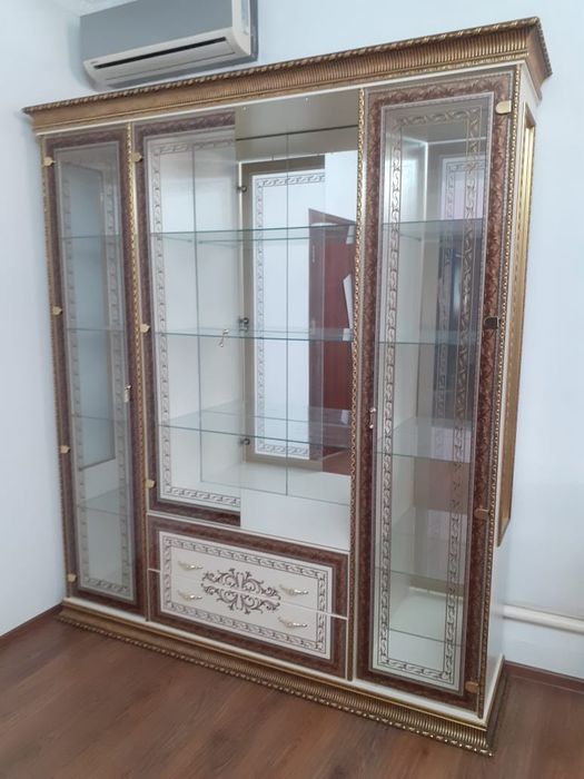 Продам горку для гостиной б/у