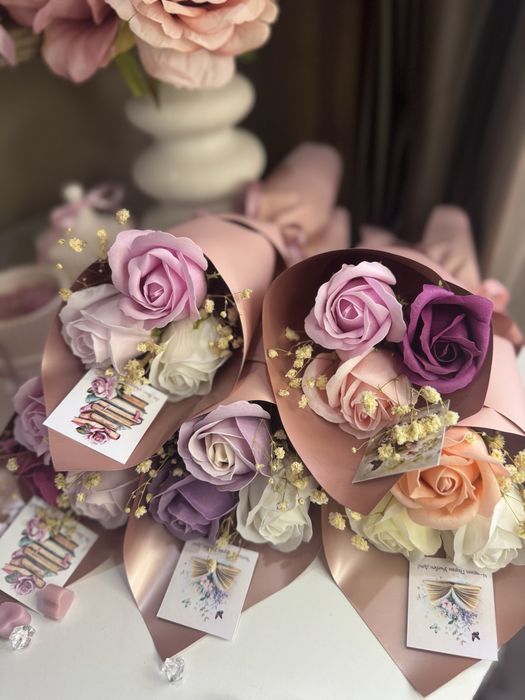 Луксозни букети от вечни сапунени рози/кутии/пликове/мече/картина