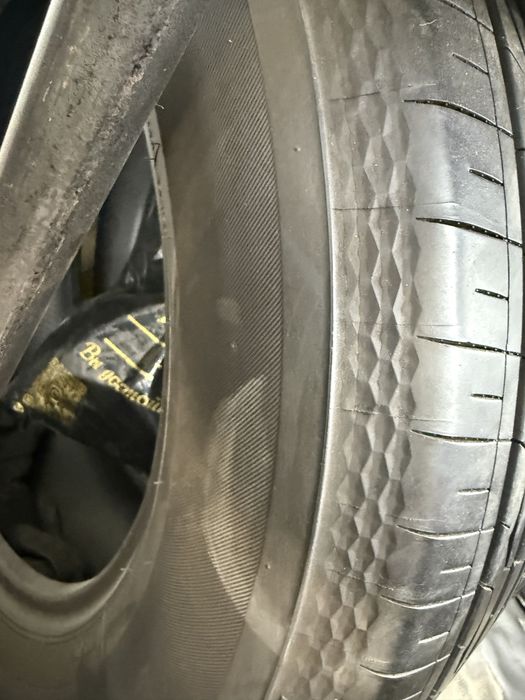BRIGESTONE 235/65/18 made in JAPAN