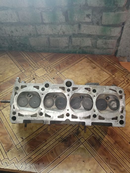 Продам головку 1, 8 моно пассатб3 4 аудиб3 80 гольф3 2венто среднее