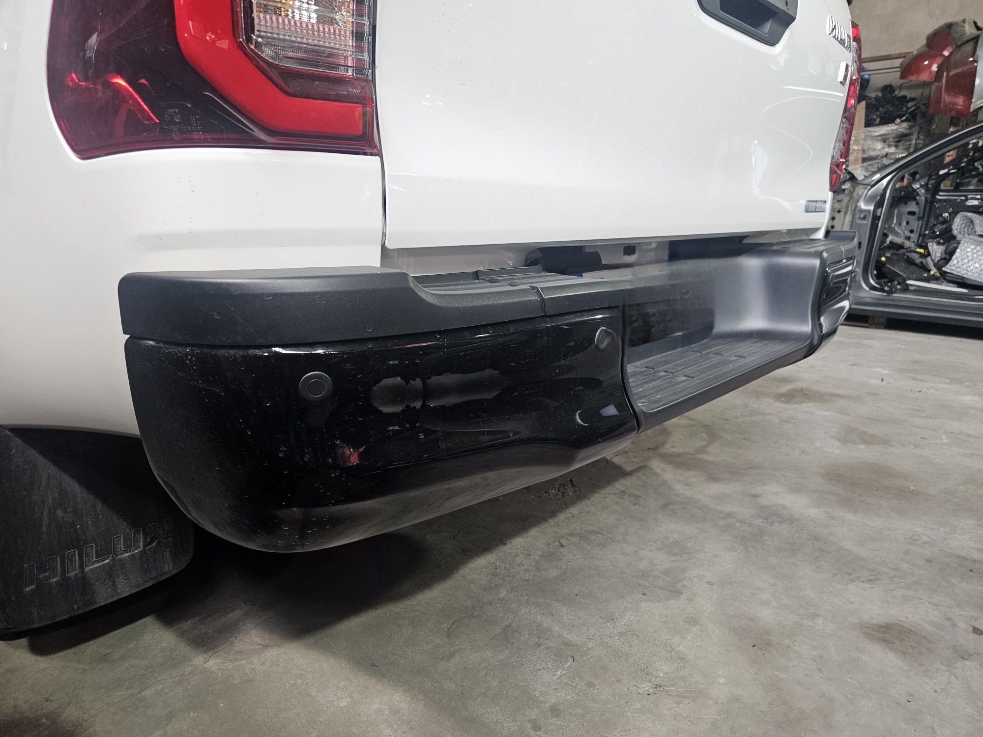 Задна броня за Toyota Hilux 2022г