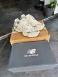 New Balance 9060 Linen 43 originali