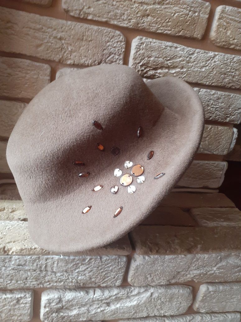 Женские шляпы на весну-осень