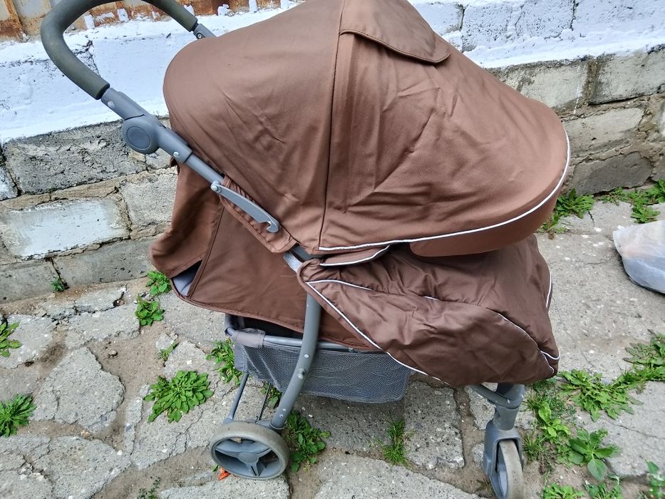 Продам детскую коляску,реальному покупателю хороший торг. Срочно