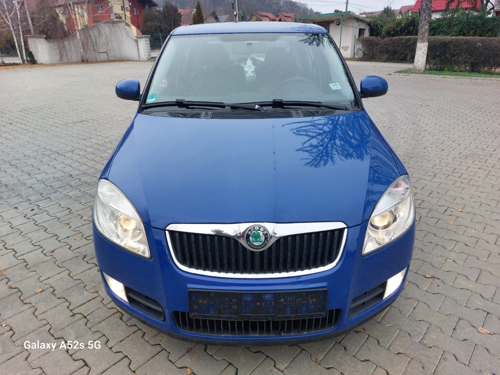 Skoda Fabia an 2010 este benzina 1,2 cm  climatronic fuctional .