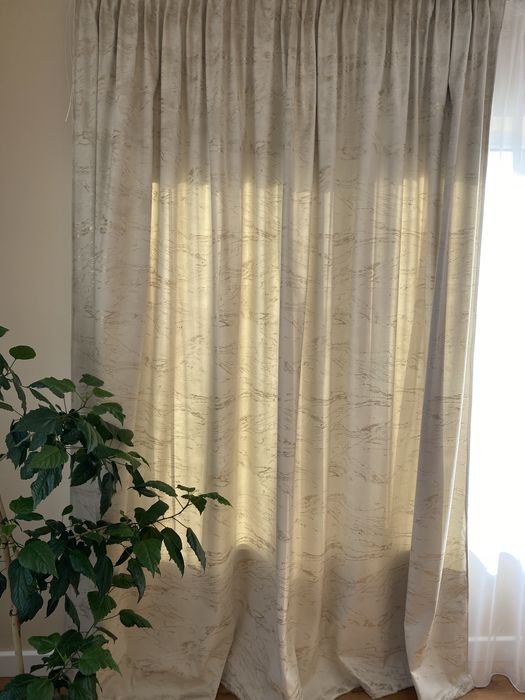 Vand draperii de noapte