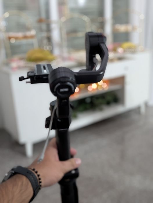 Stabilizator Zhiyun-Tech Weebill 3, Lumina incorporata, Microfon incor