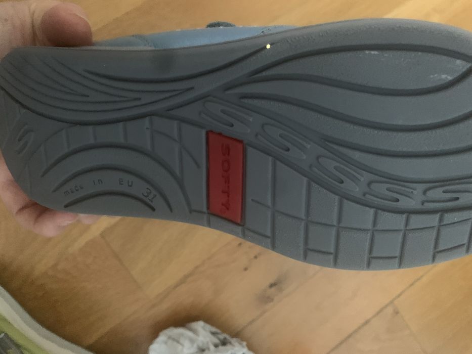 Нови обувки ест.кожа, н.31, 32