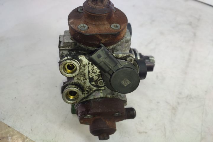 Pompa inalta presiune injectie 2.0 d D5204 0445010618 31272896 Volvo