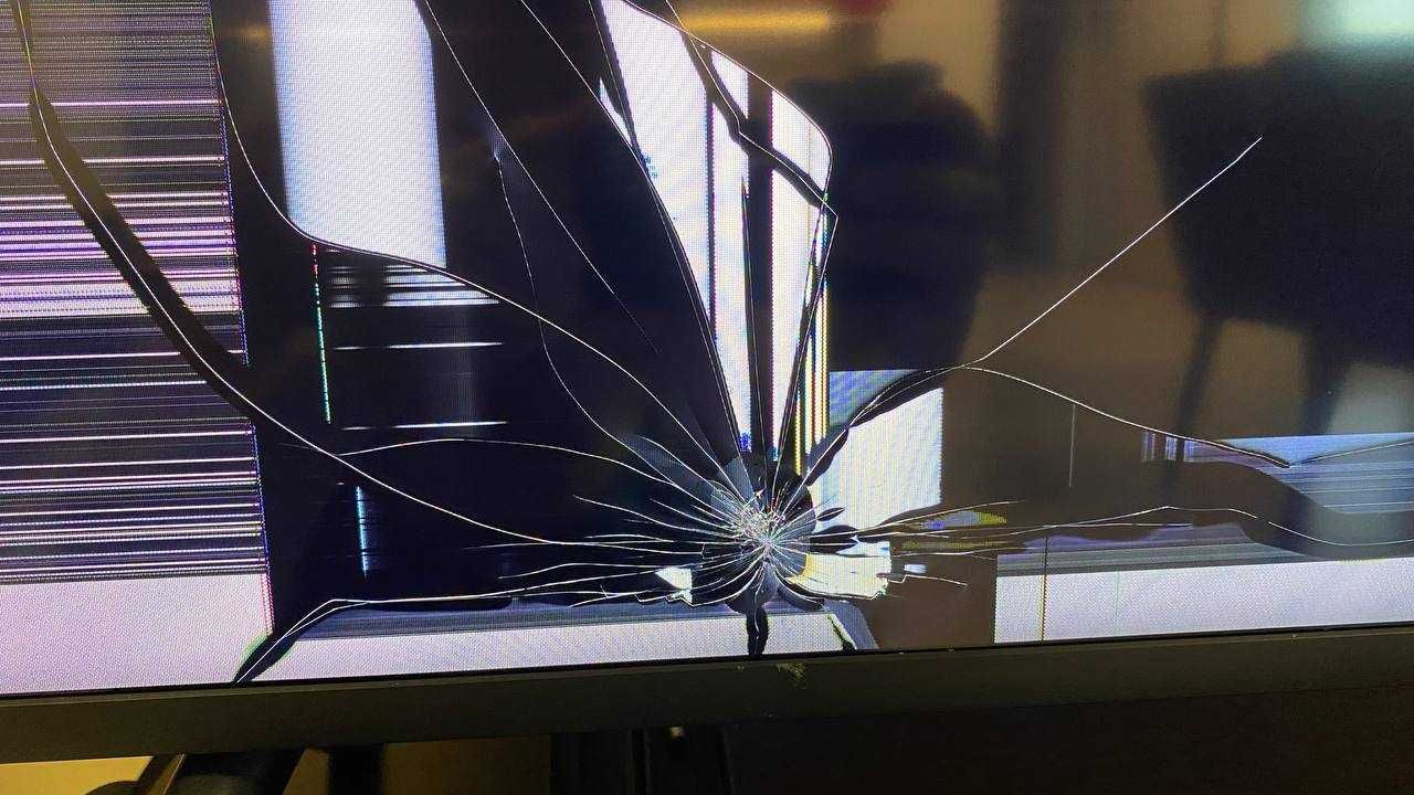 SAMSUNG UE75RU7172U Smart TV 75” на части