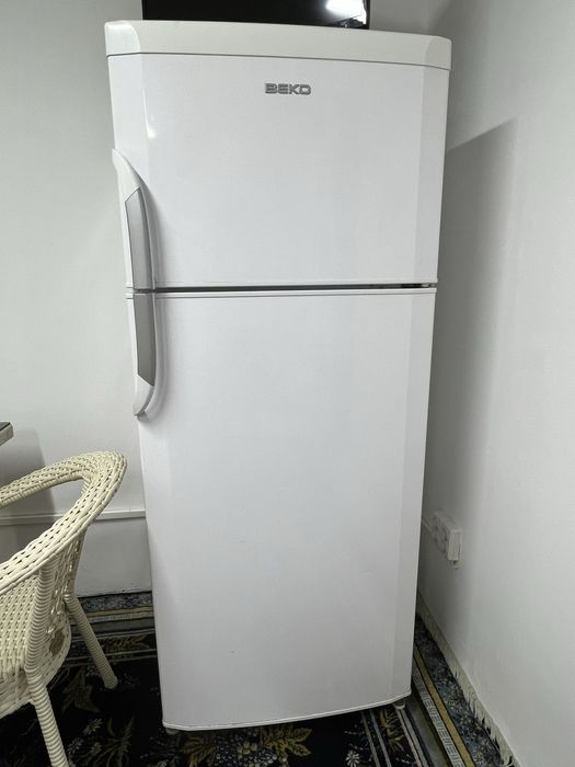 Холодильник большой