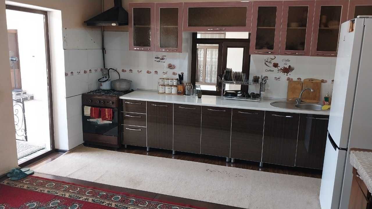 Уй сотилади Зангиота Зиратгохдан утканда Абдулла Ортиков 44000 нархи