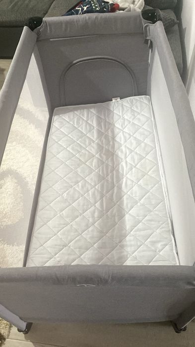 Pătuț de transport pliabil cu saltea
