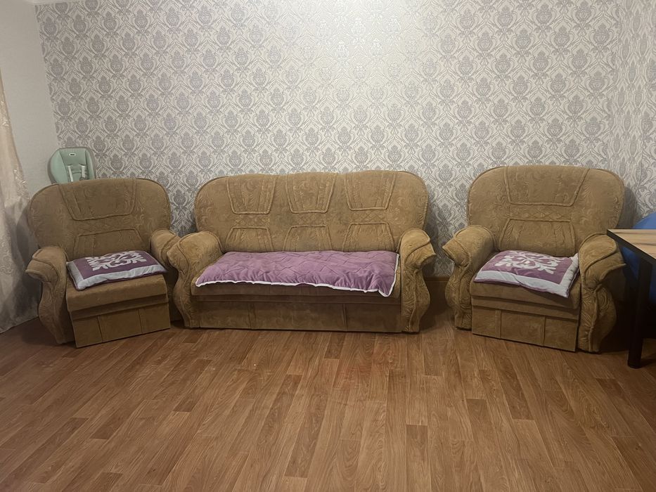 Продам диван.