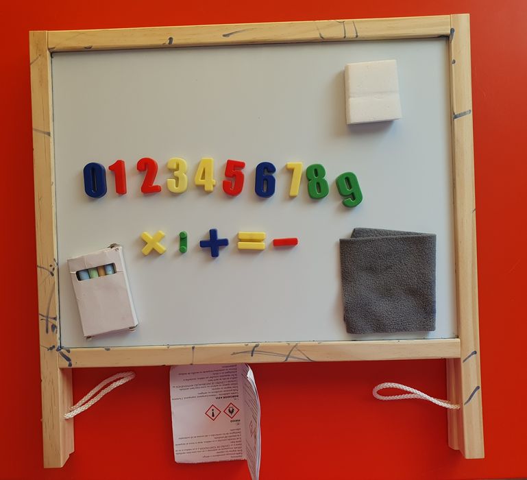 Tabla multifunctionala cu 2 fete de scris și desenat- 3-8 ani