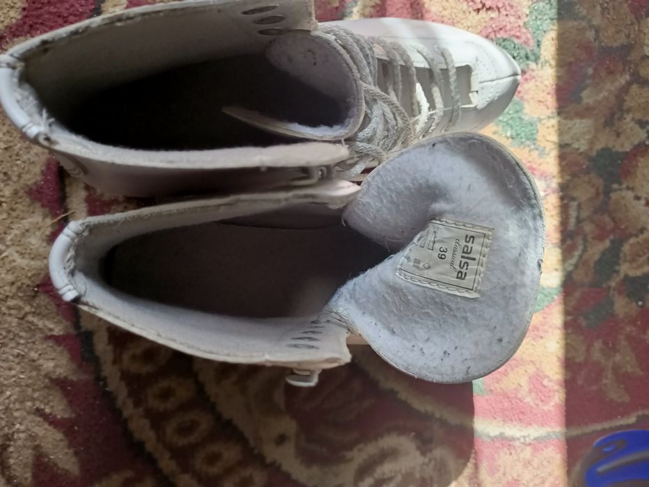 Продам коньки...