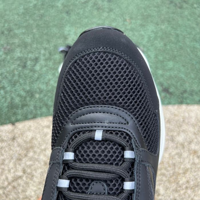 dior b22 negru cu alb