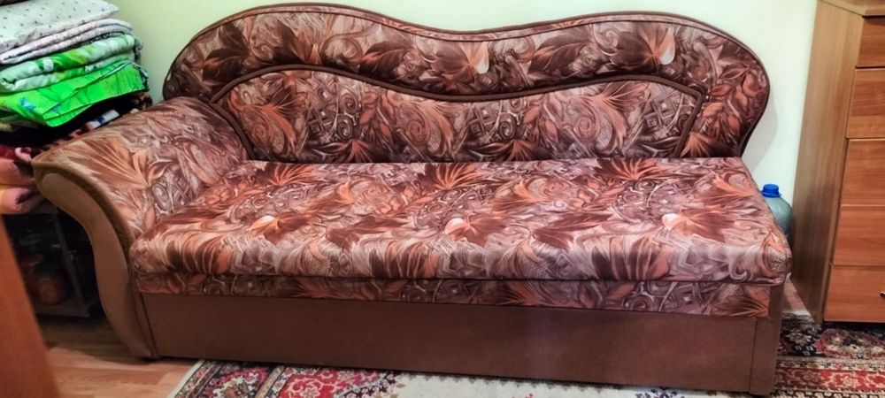 Продам диван с ящиками для белья