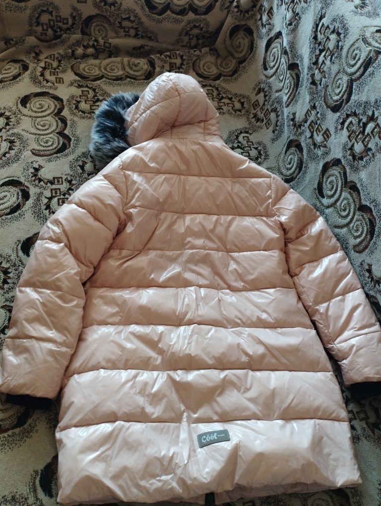 Продам зимнию куртку для девочки в хорошем состоянии