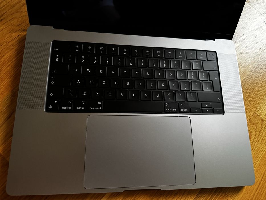 Macbook Pro M1 16 inch 32 GB RAM, 512 GB