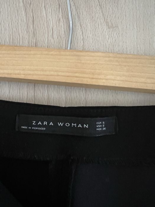 Черна къса пола Zara