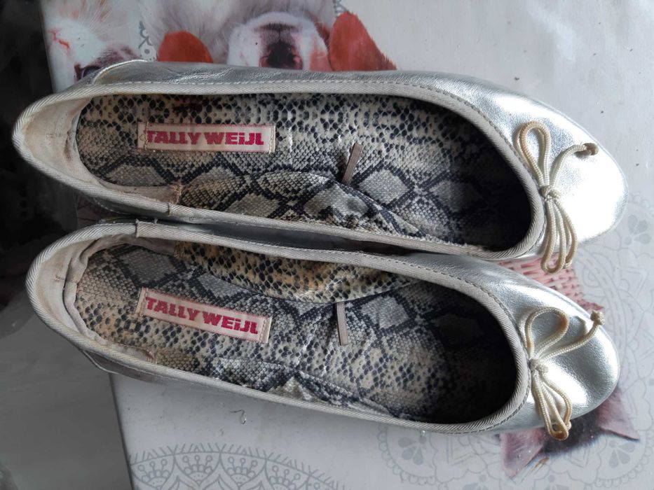 Всички обувки 39 номер по 5лв Бели кариока 37н 8лв