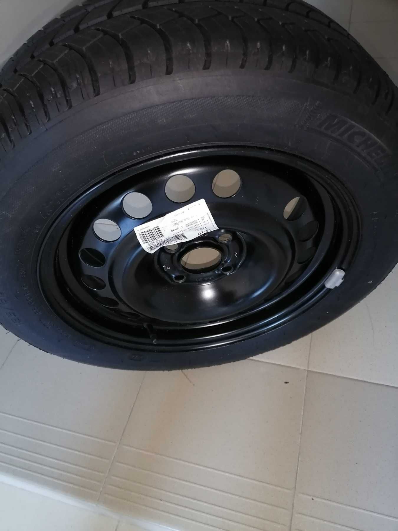 Продавам чисто нова гума Micheline 16" с желязна джанта.