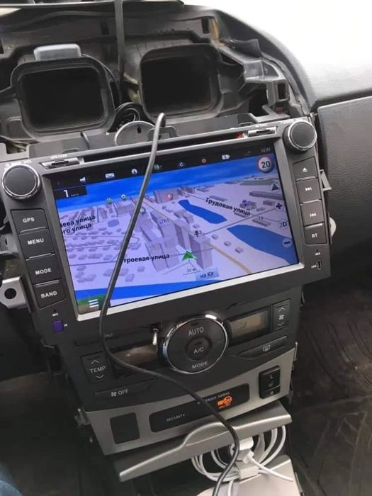 Монтаж на автомобилни мултимедии