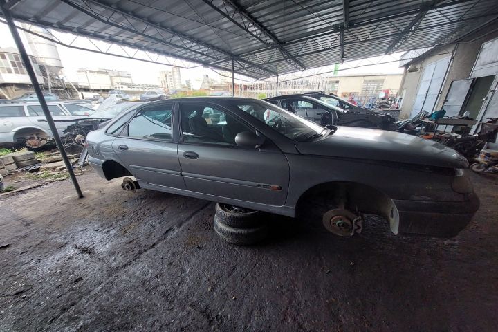 Radiator apa racire motor Renault Laguna prima generatie (facelift)