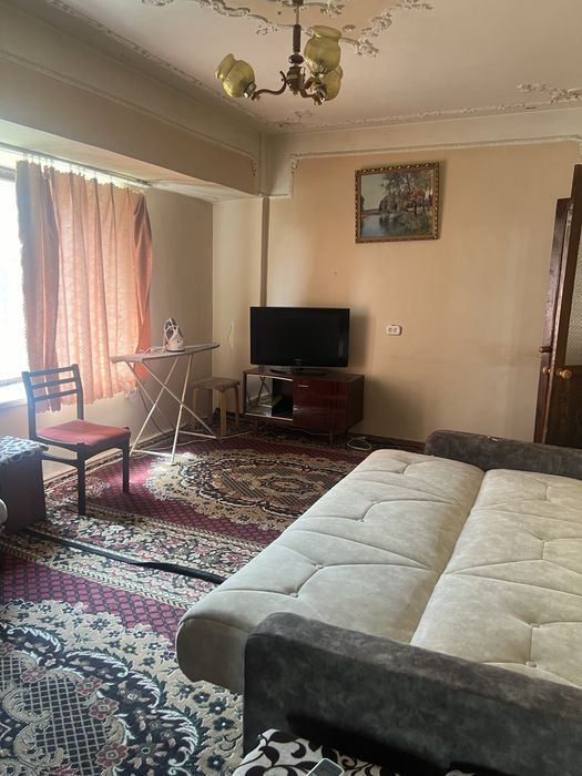 Продаётся квартира на алайском