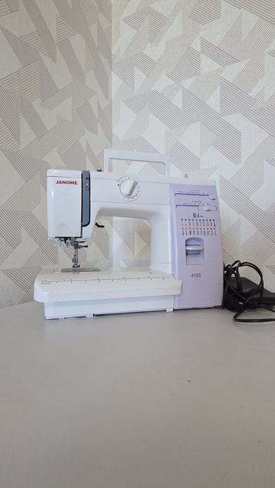 Продам швейную машина в отличном состоянии