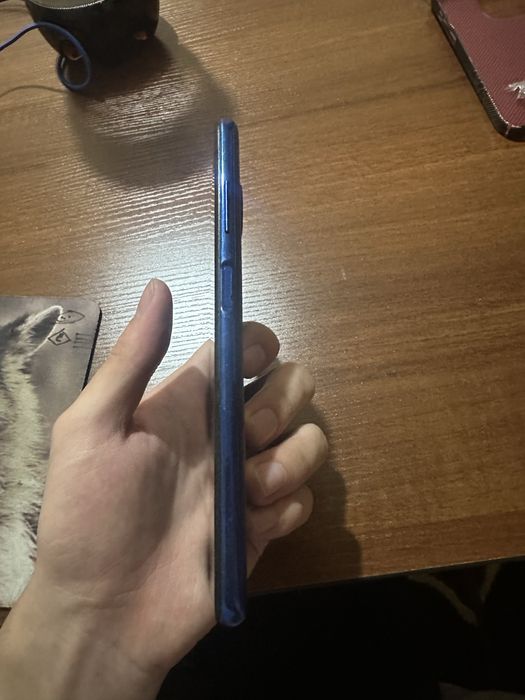 продаю телефон poco x3 pro в хорошем состоянии