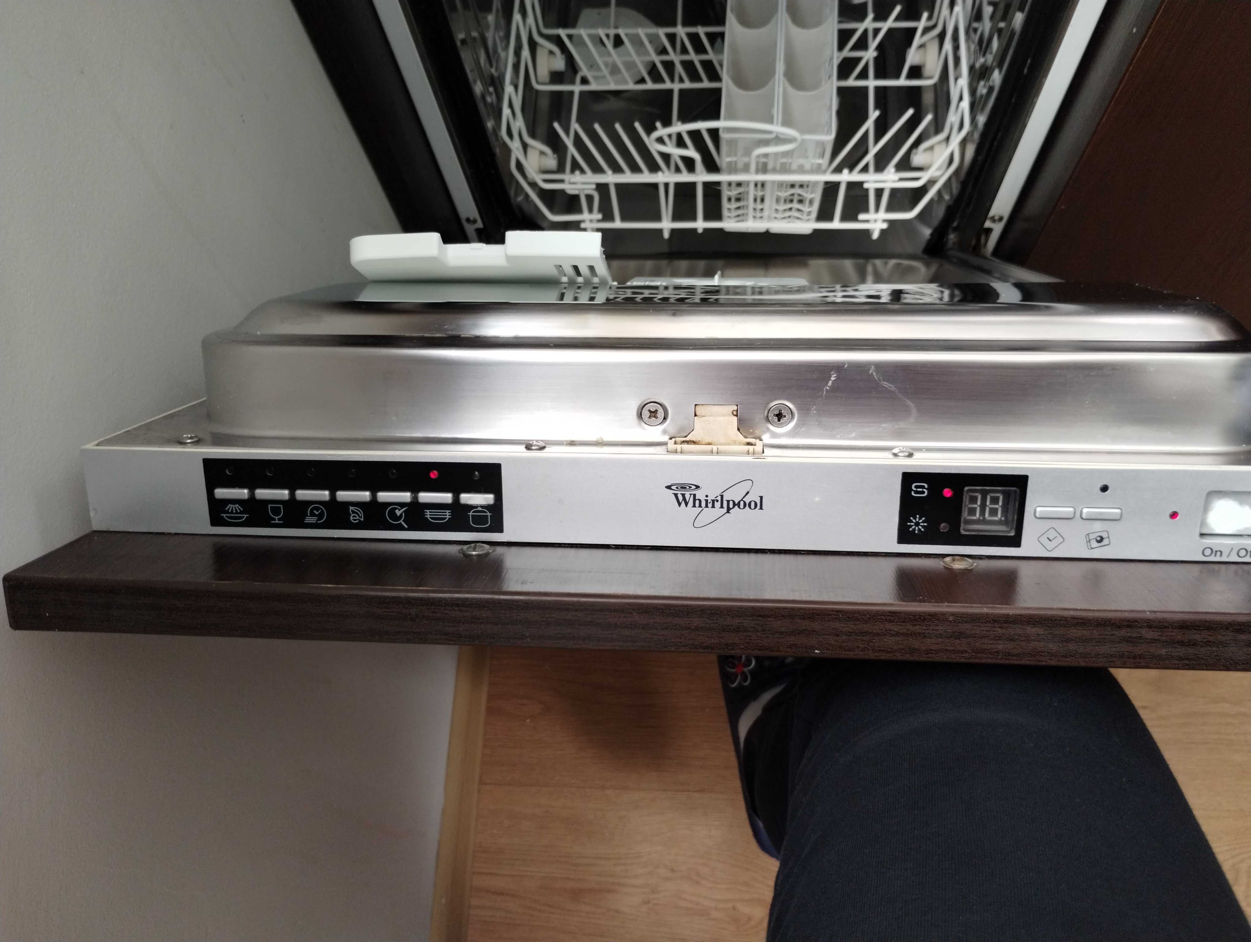 Съдомиялна машина Whirlpoolза вграждане 45 см