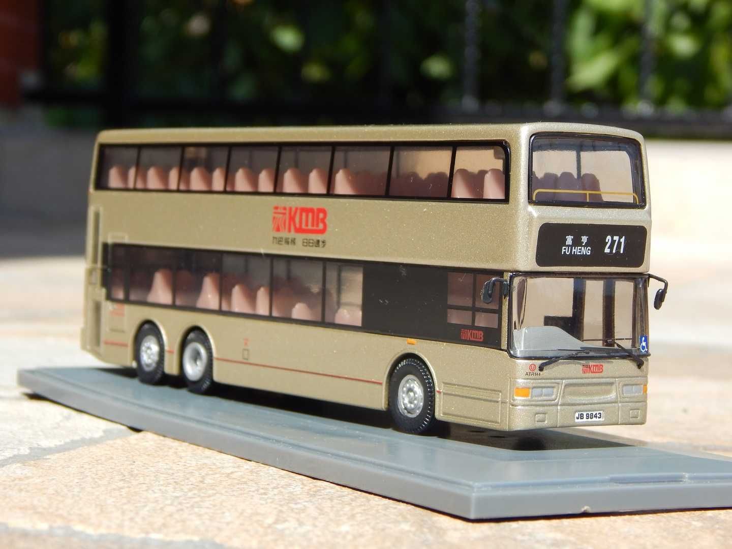 Macheta autobuz cu etaj Hong Kong Kowloon la vitrina sc 1:76