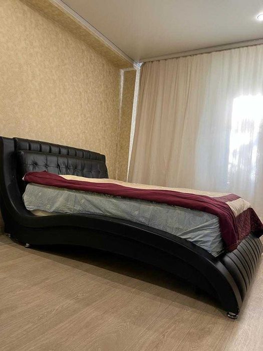 Продам кровать с ортопедическим матрасом