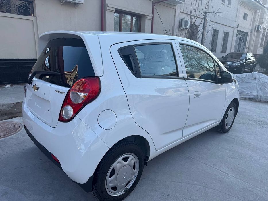 2023-yil 2023 kuzov Masla 2-pozitsiya Spark sotiladi.