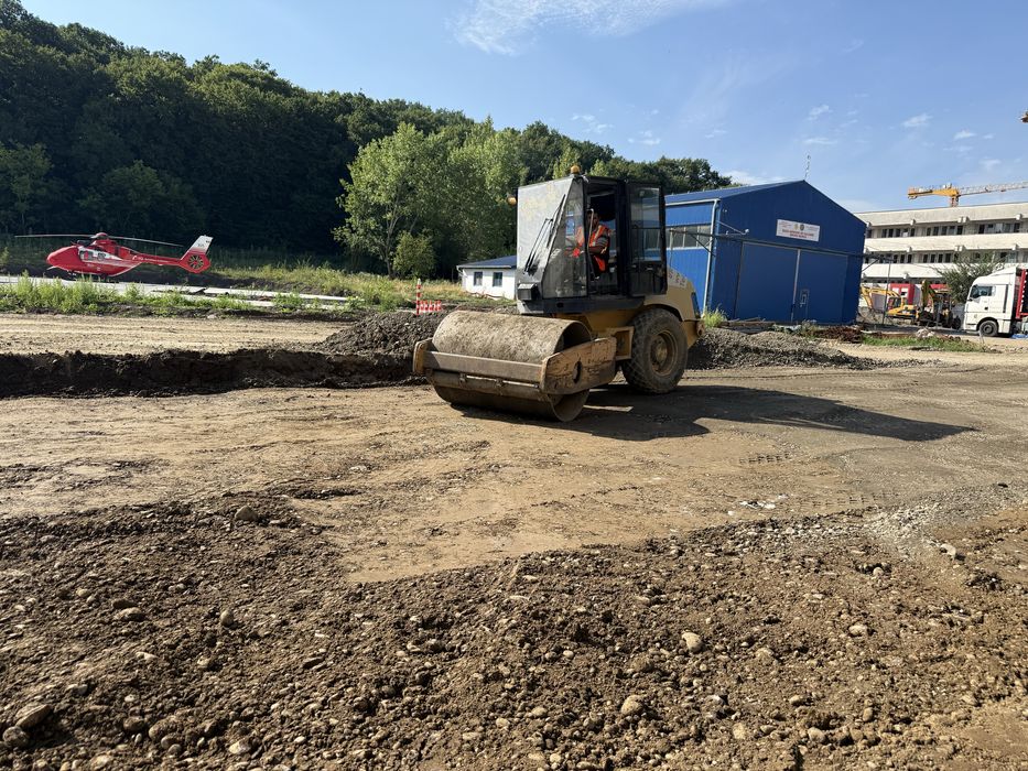 Inchiriez cilindru compactor